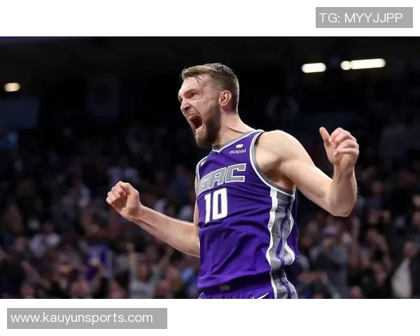 小萨博尼斯攻防失常表现平平小杨频频造犯规让其苦不堪言 小萨博尼斯攻防失常表现平平小杨频频造犯规让其苦不堪言