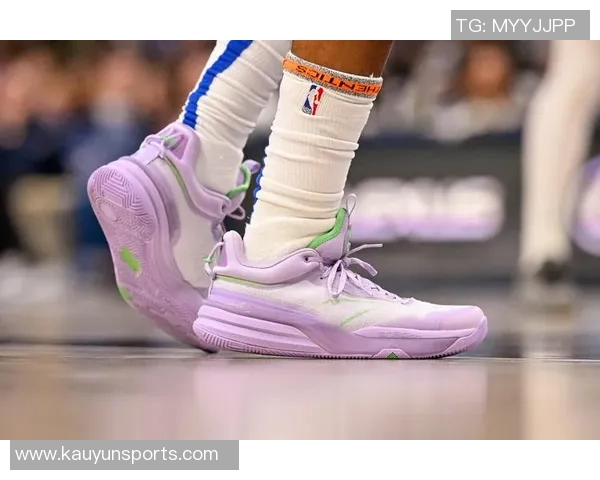 新赛季新挑战丁威迪携361最新战靴DVD4助力球场展现风采 新赛季新挑战丁威迪携361最新战靴DVD4助力球场展现风采