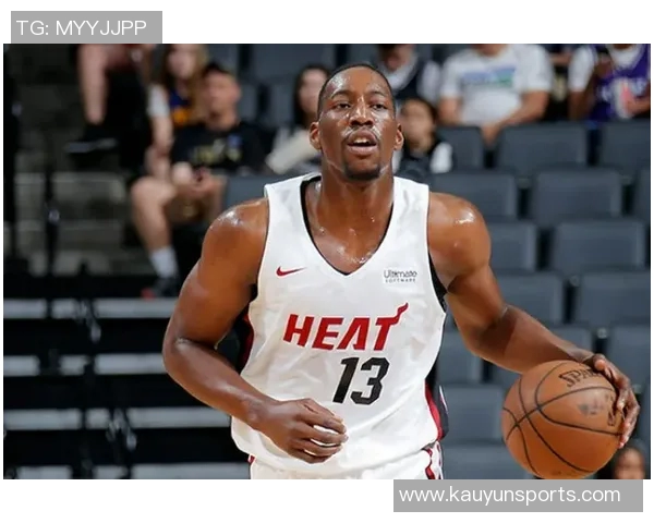 阿贾威尔逊荣登南卡名人堂阿德巴约亲临助阵庆祝盛典