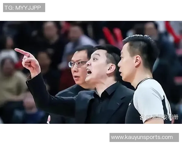 杨鸣点评北控防守策略并分析球队战术混乱问题